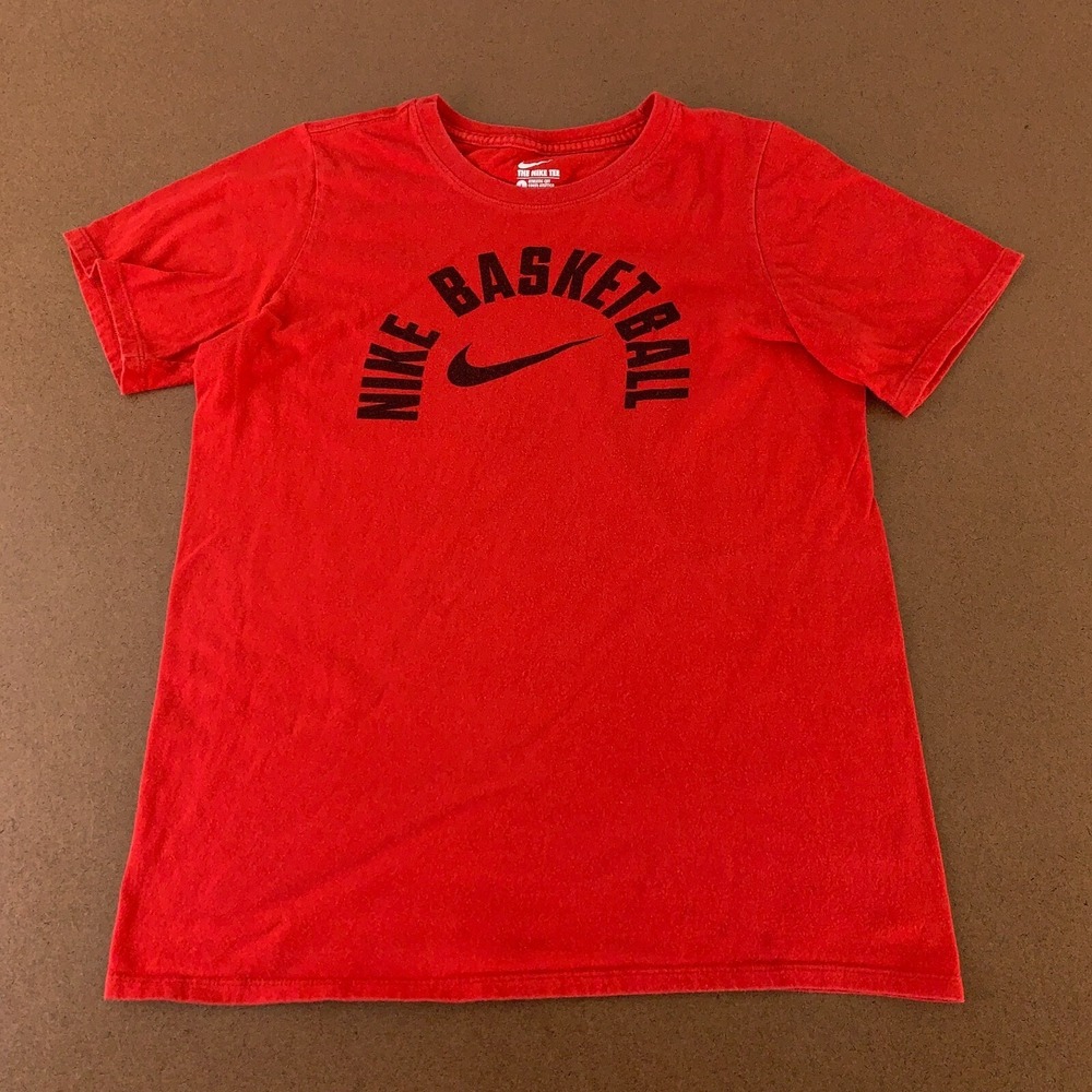 Nike Basketball Boys Size Large Athletic Cut Red Short Sleeve Graphic Tee‎